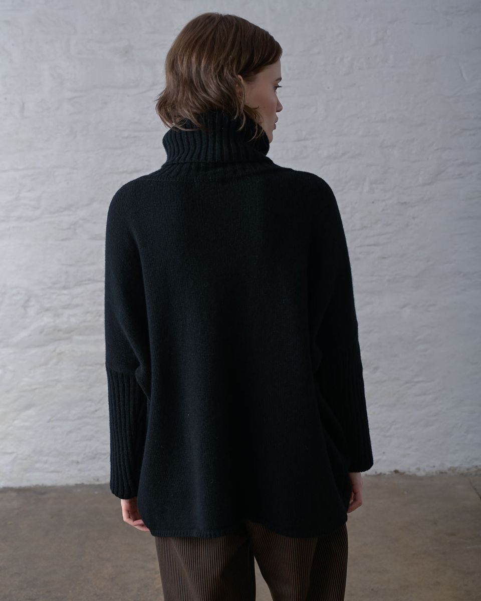 BIBICO Adela Jumper in Black