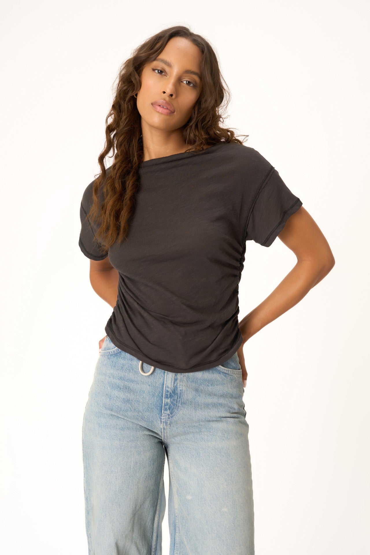 PROJECT SOCIAL  T Vivi Side Ruched Tee Washed Black