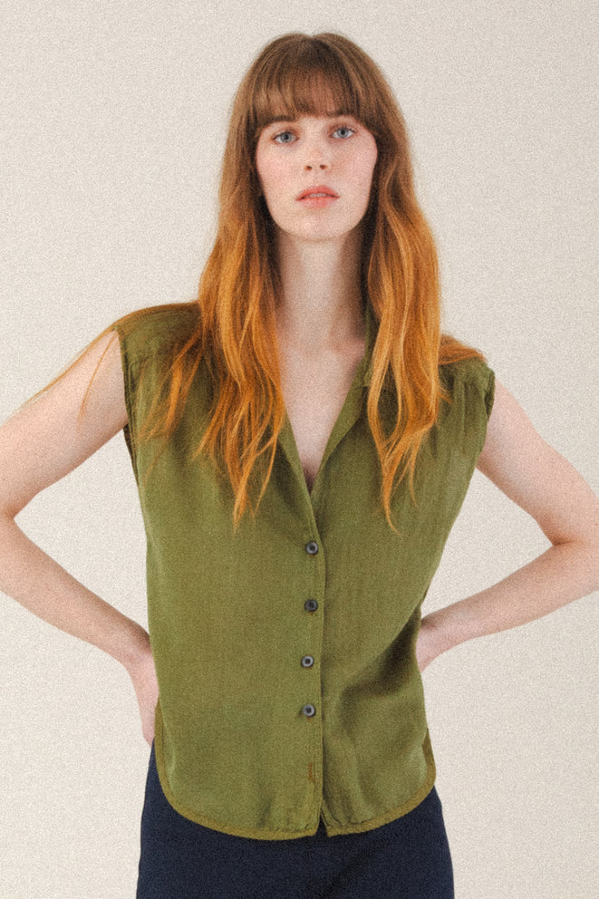 Prairie Underground Foxes Blouse in Grass