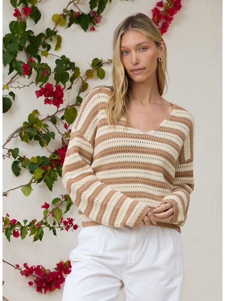 Stitches & Stripes Everts Striped V-Neck Sand Combo
