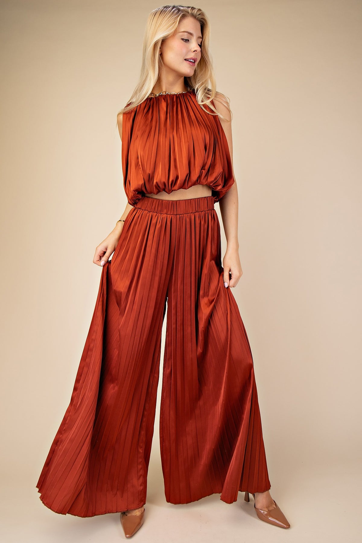 NYLAND Reese Pleats Pants w/ Elastic Waist Rust