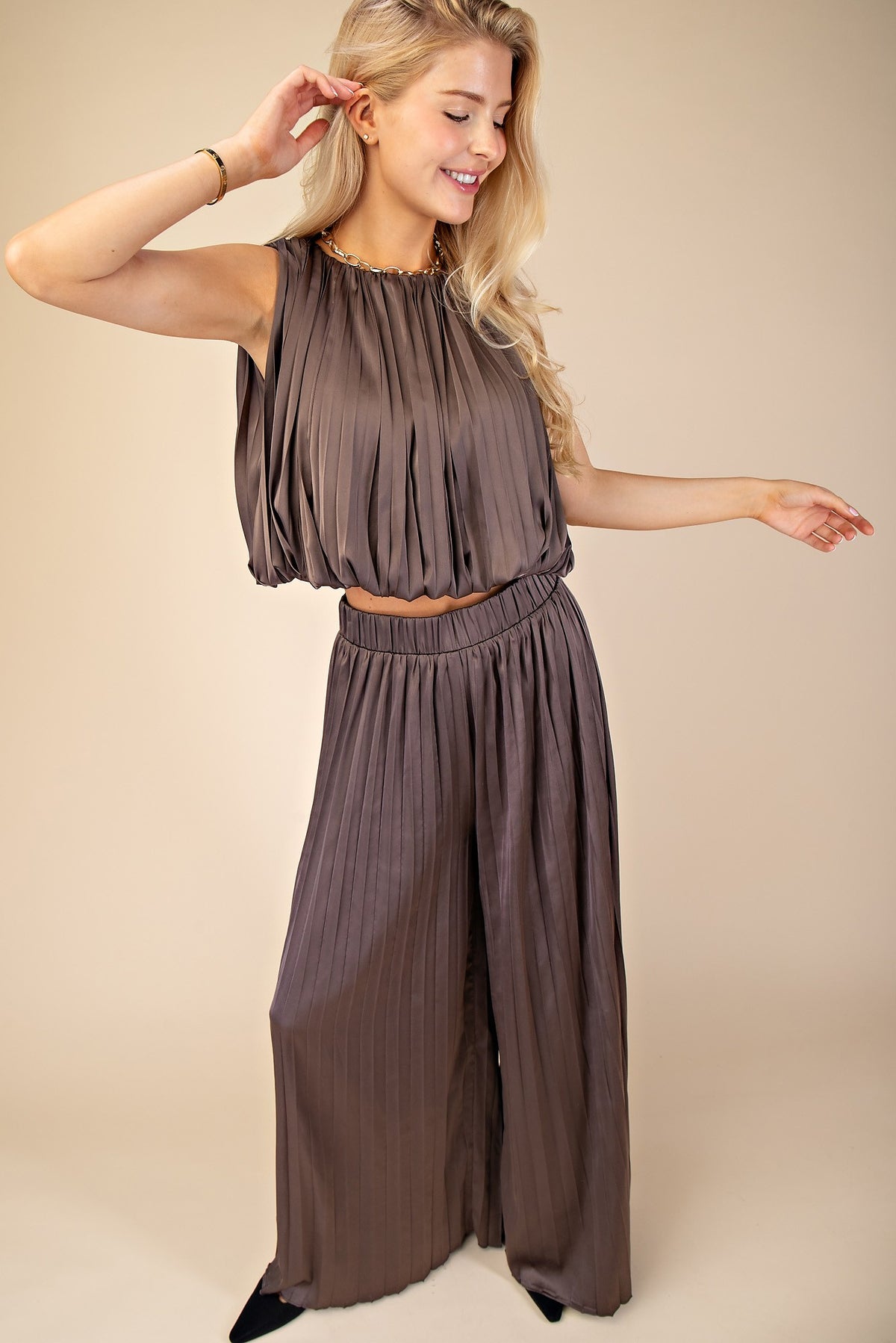 NYLAND Magda Sleeveless Pleated Top