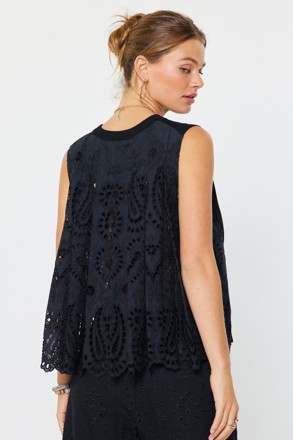 NYLAND Everley Sleeveless Sweater w/ Pleated Eyelet Back