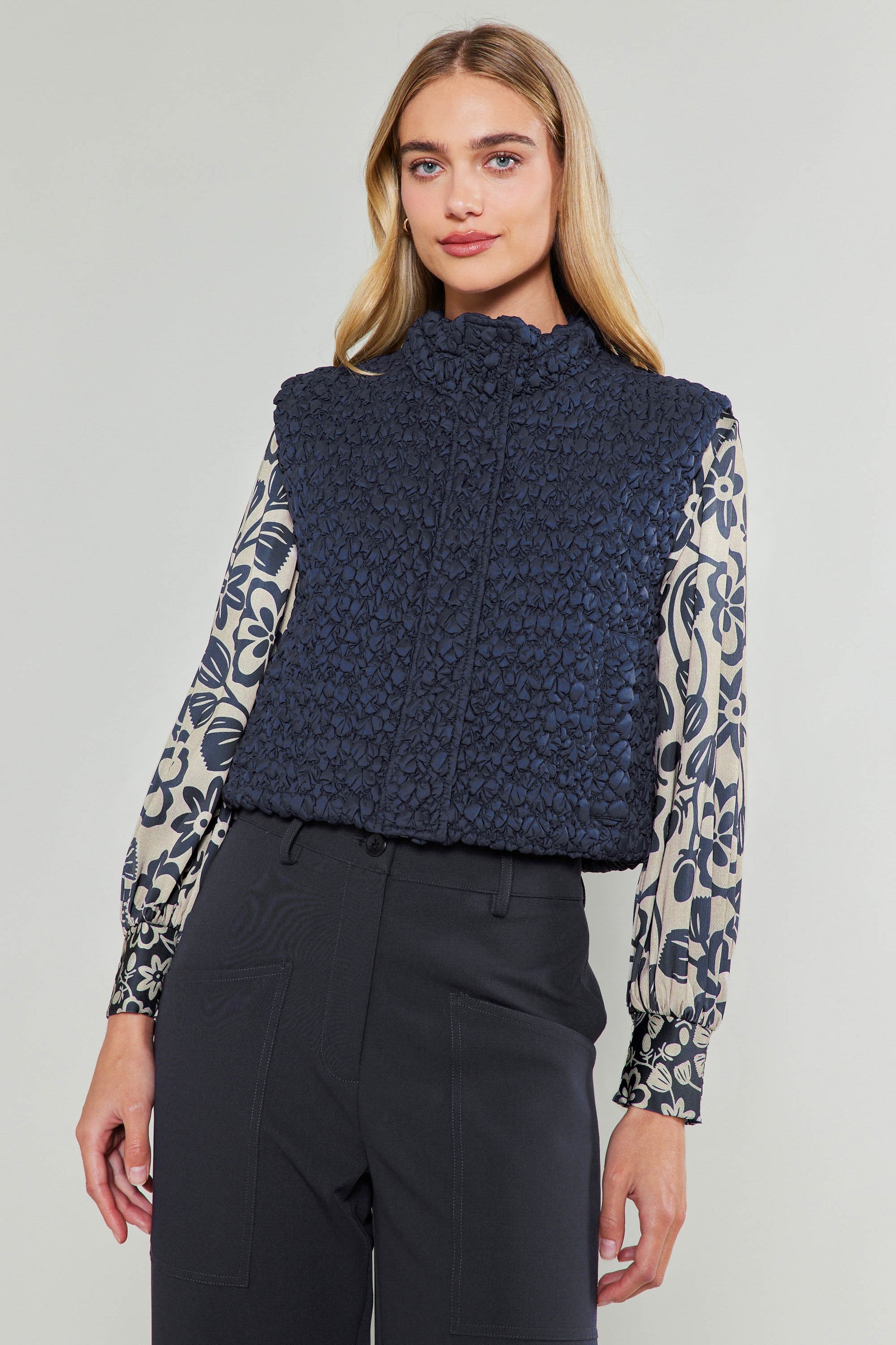 NYLAND Venous Cropped Quilted Vest Navy