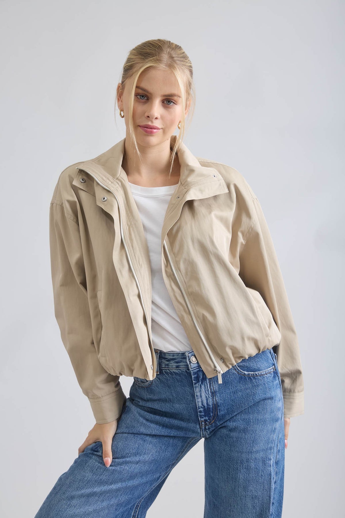 Nyland Ferelith Zip-up Mock Neck Elastic Hem Jacket in Khaki
