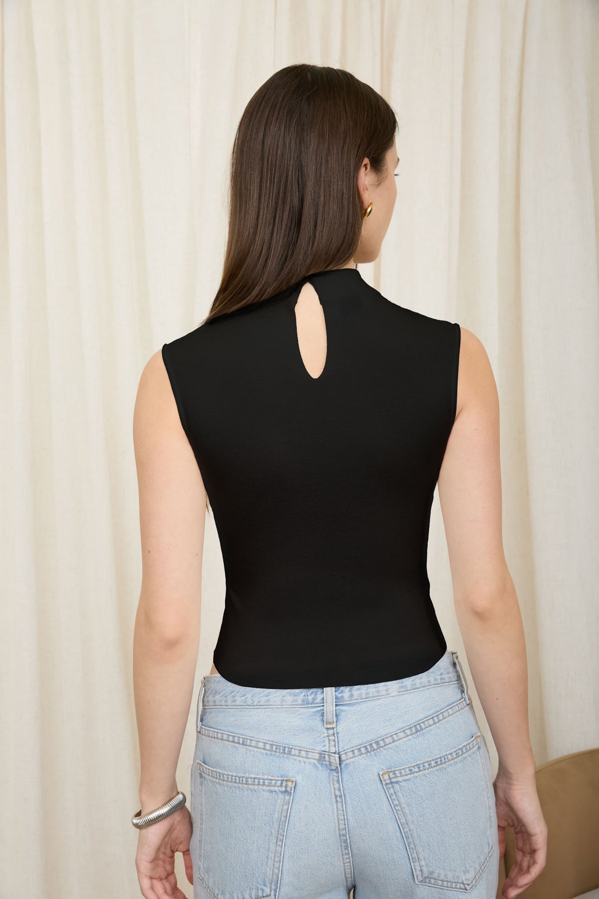 NYLAND Sleek Sleeveless Ruched Top
