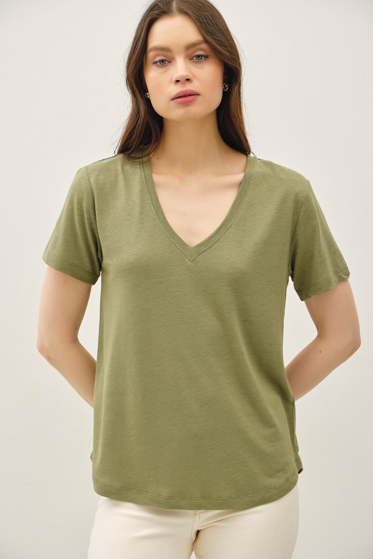 NYLAND Teodora Linen Basic V-neck Short Sleeve Tee