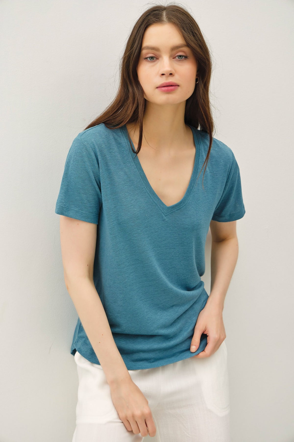 NYLAND Teodora Linen Basic V-neck Short Sleeve Tee