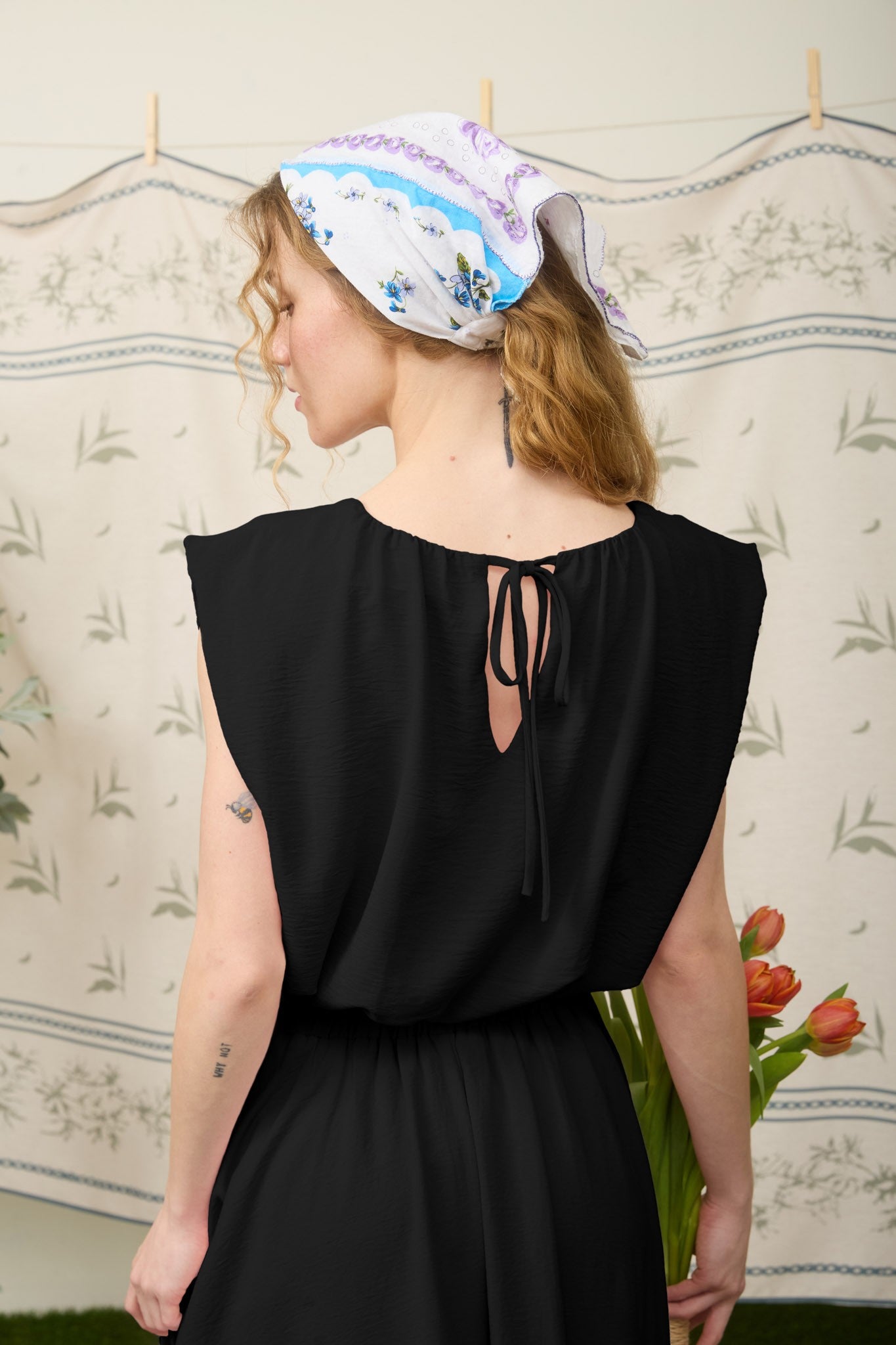 DEON Bubble Texture Top Black
