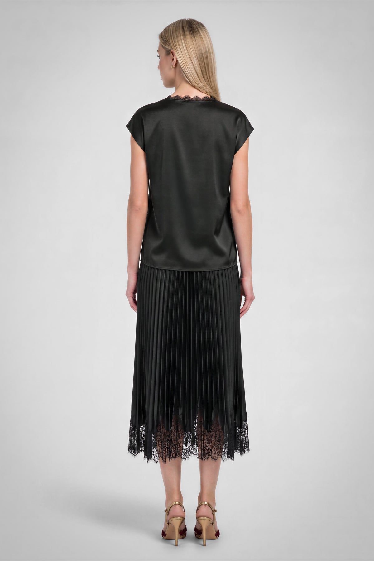NYLAND Aubry Lace V-neck Satin Cap Sleeve Top