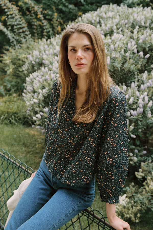 Birds of Paradis by Trovata Pauline Blouse in Marin Ditsy