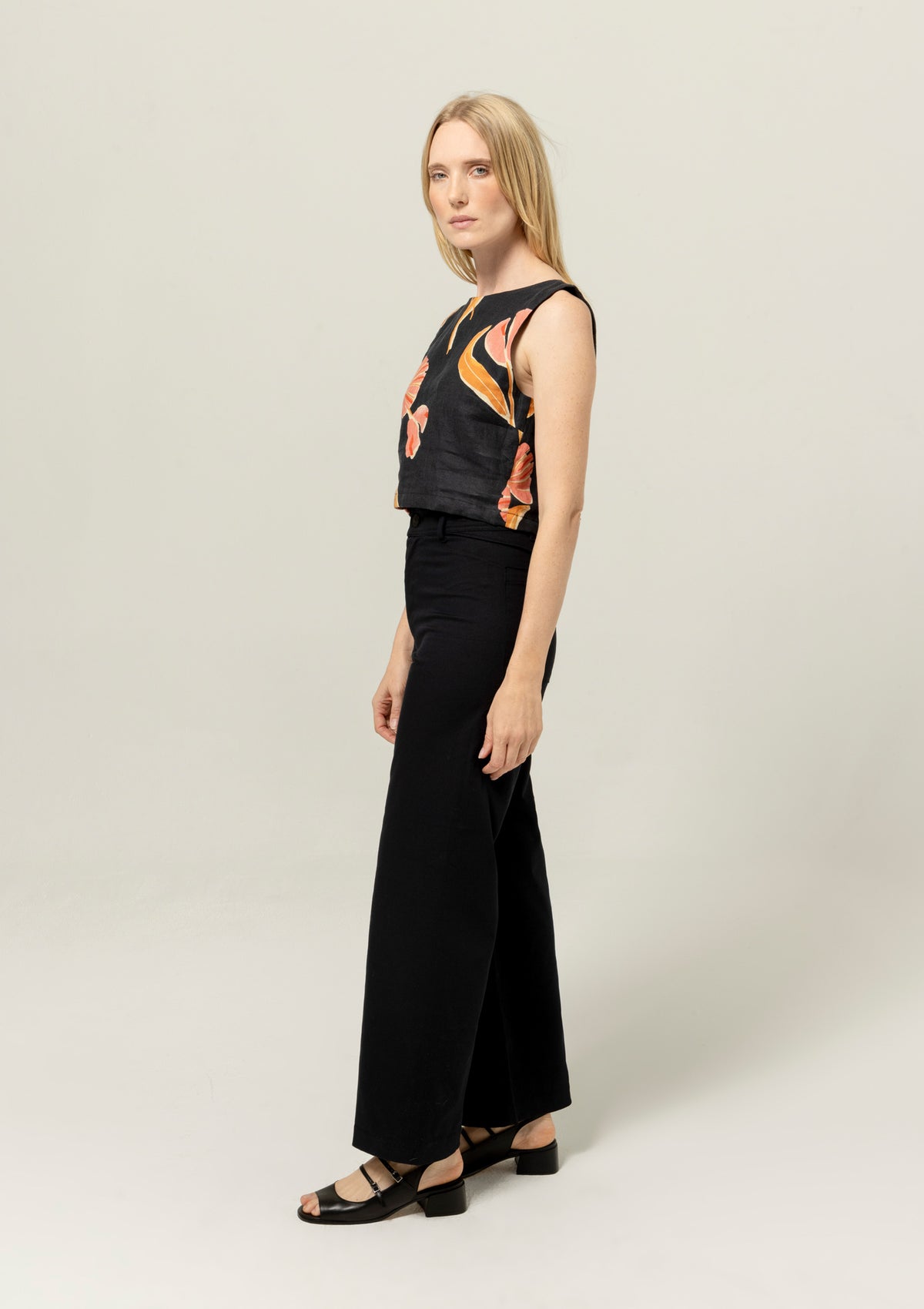 BEL KAZAN Mesa Top in Dahlia