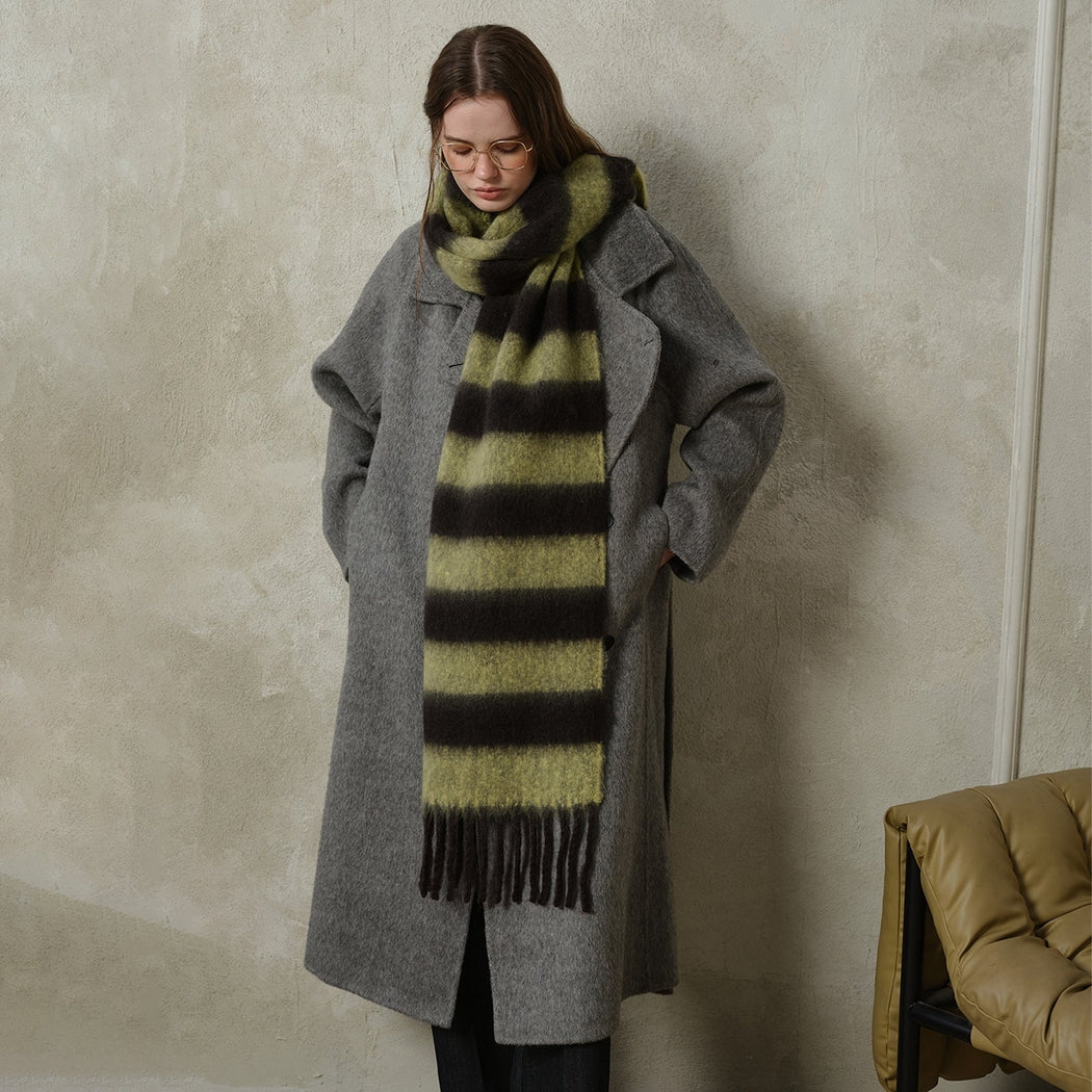 Dipped Shop Striped Color Block Thick Tassel Warm Scarf in Black/Red