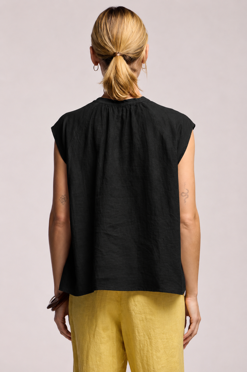 Velvet by Graham &amp; Spencer Bec Linen Top