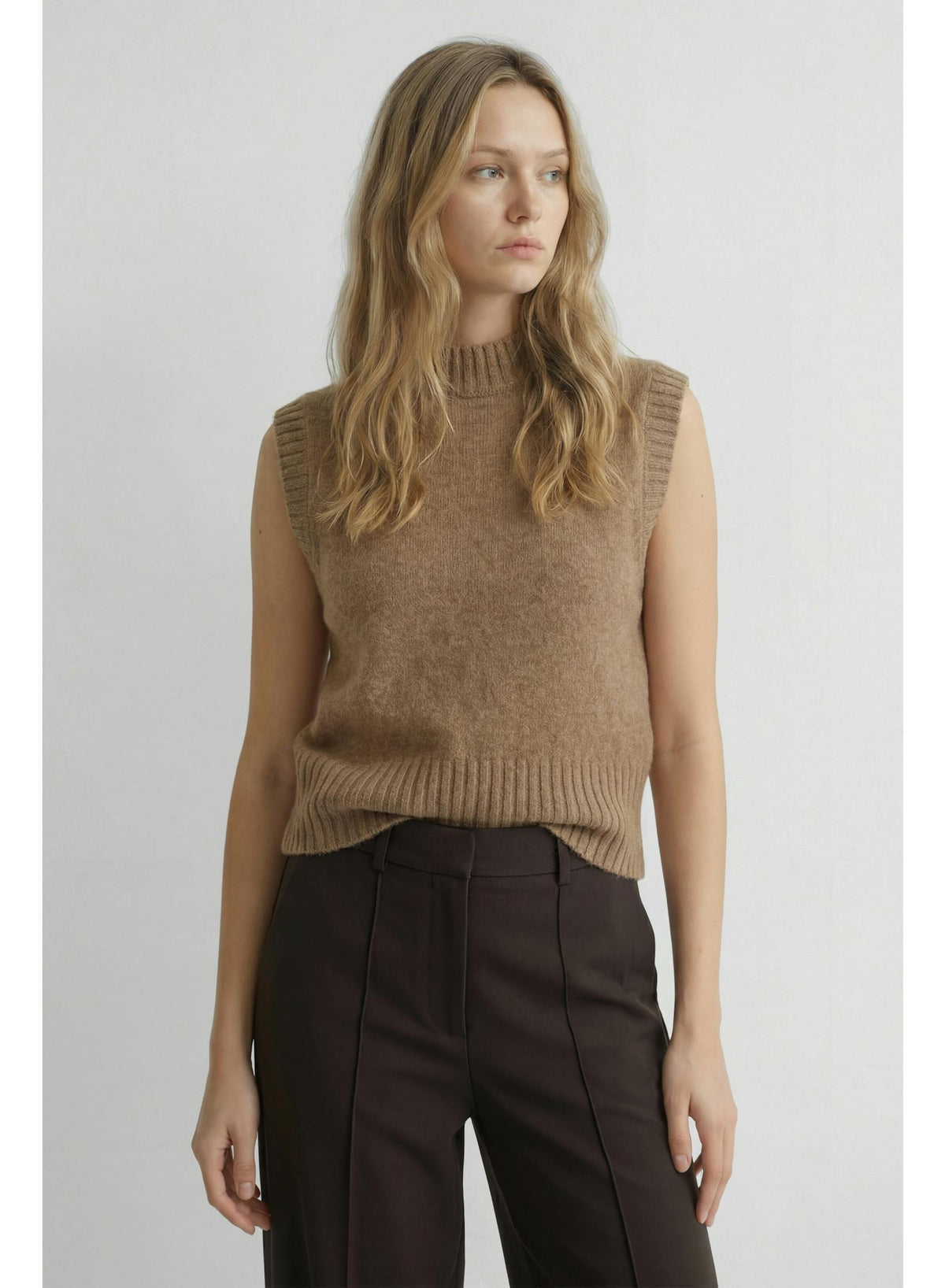 DELUC Santanna Knit Vest Camel