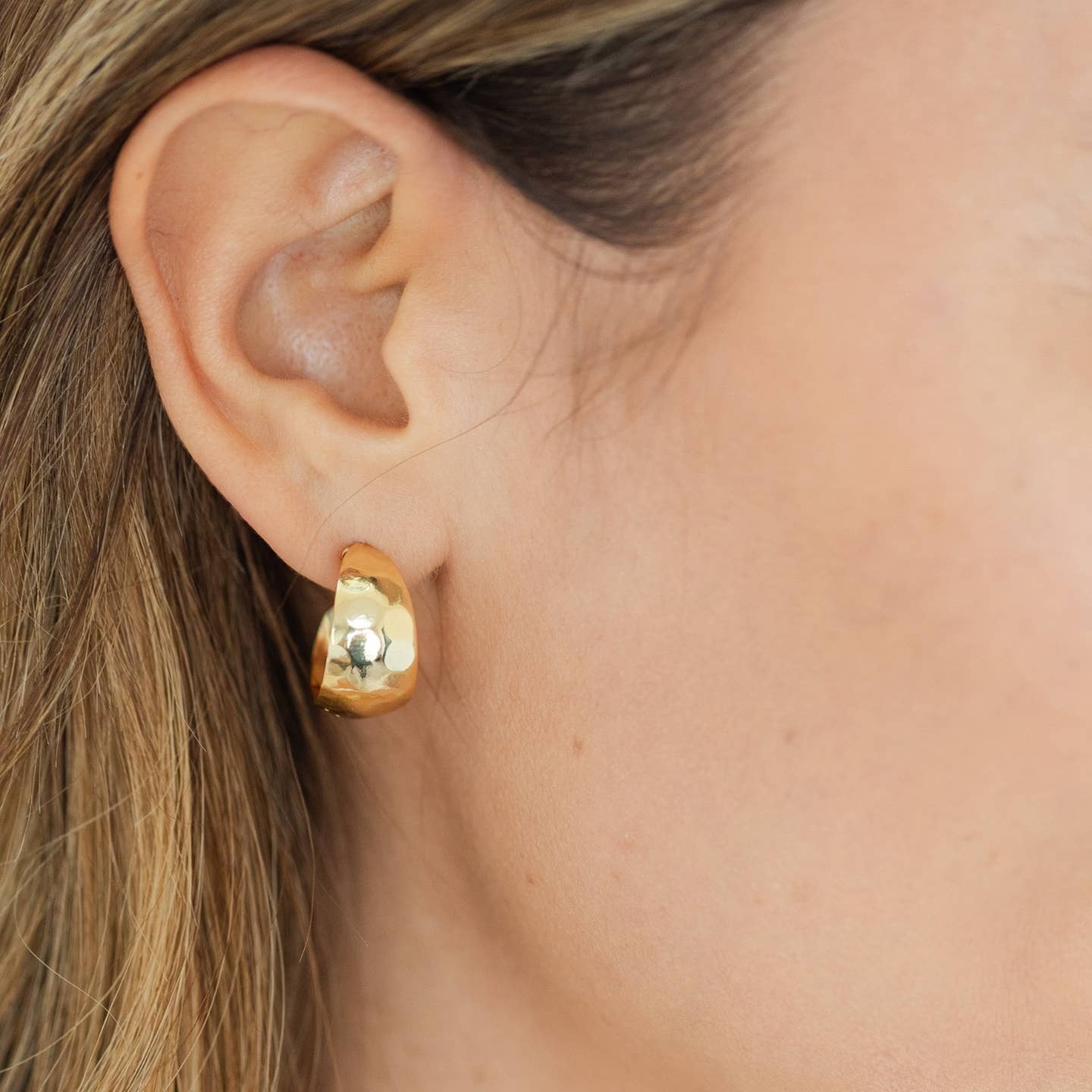 Splendid Iris Small Rounded Trending Hoops Gold