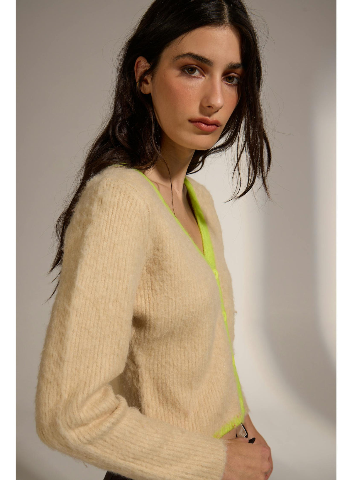 DELUC Queen Cardigan