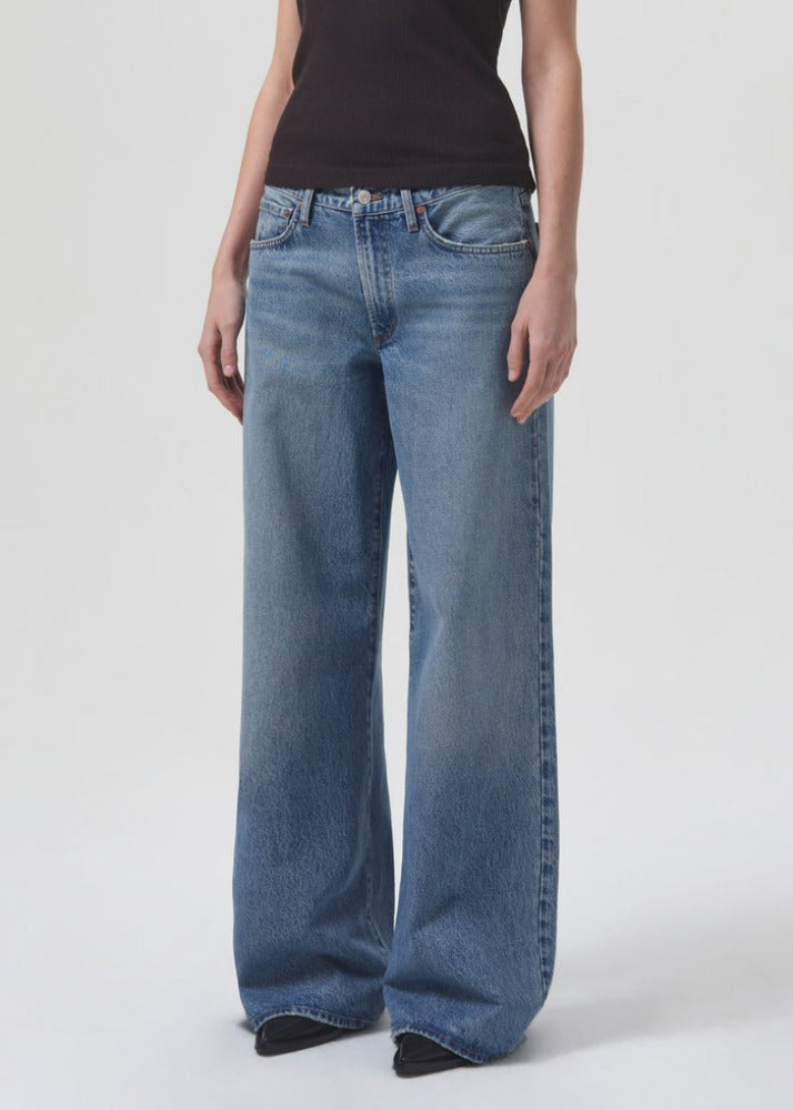 AGOLDE Clara Low Rise Baggy Flare in Signal