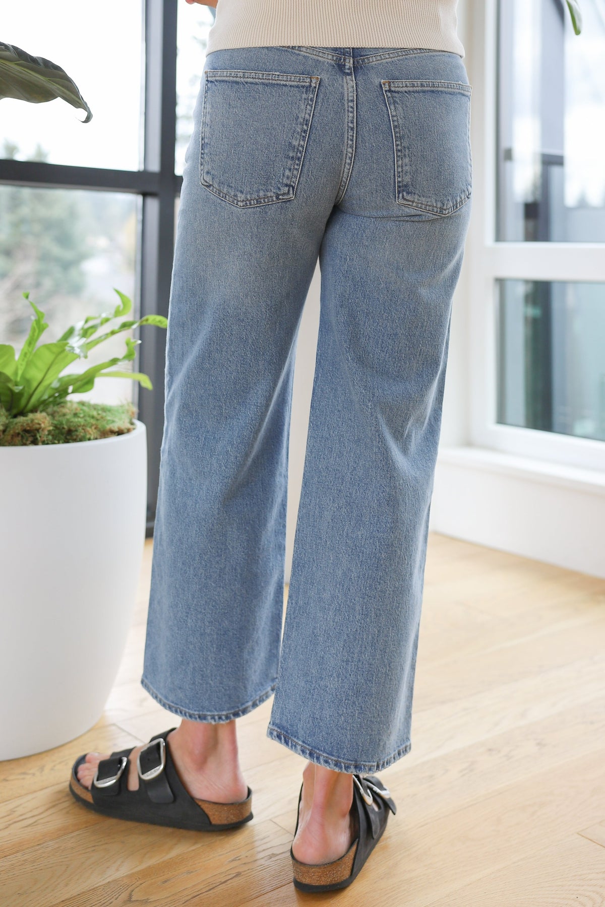 AGOLDE Harper Crop Jean in Hassle
