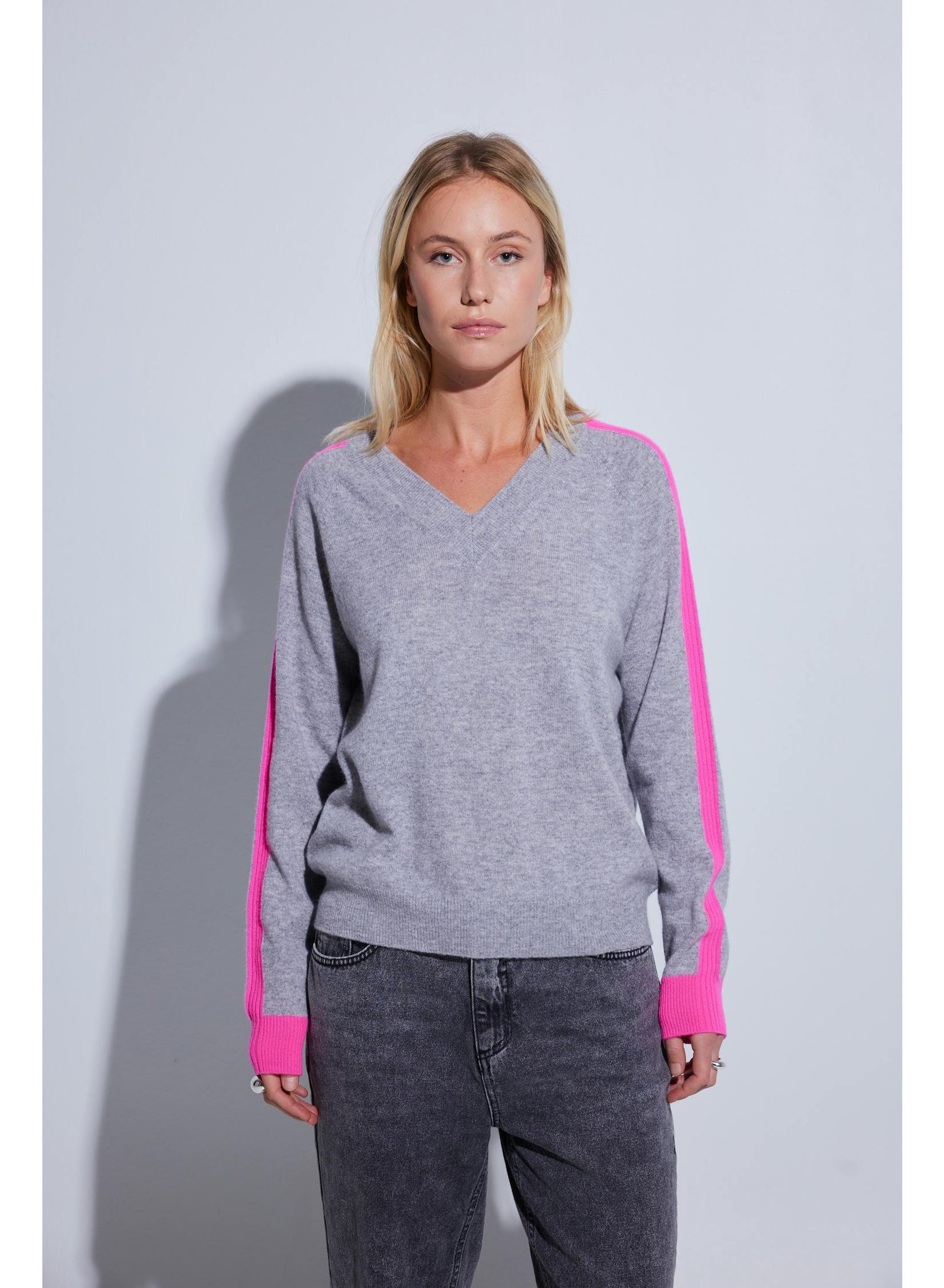 Colorush (C-RUSH) Alpenglow Contrast V Neck