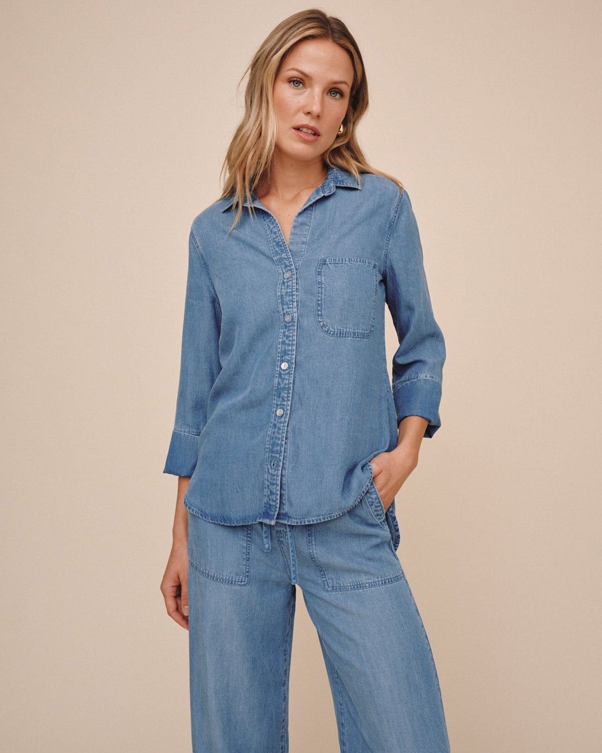 Bella Dahl Shirt Tail Button Down in Indigo Harbor Wash