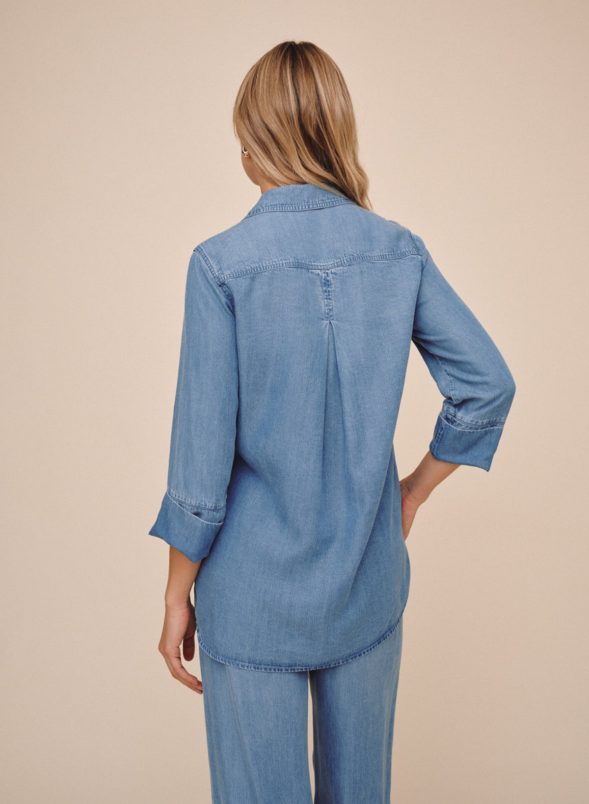 Bella Dahl Shirt Tail Button Down in Indigo Harbor Wash