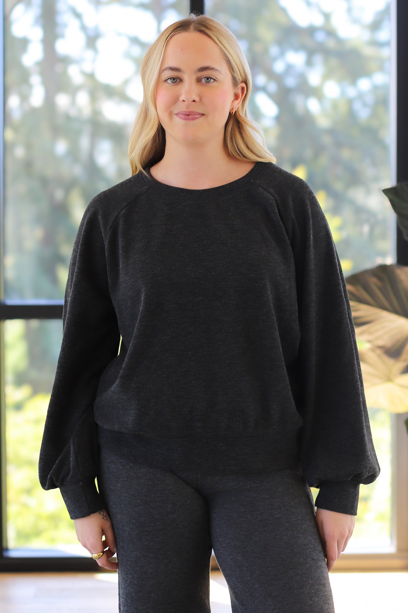 Bobi Pleat Sleeve Crewneck Sweatshirt Black