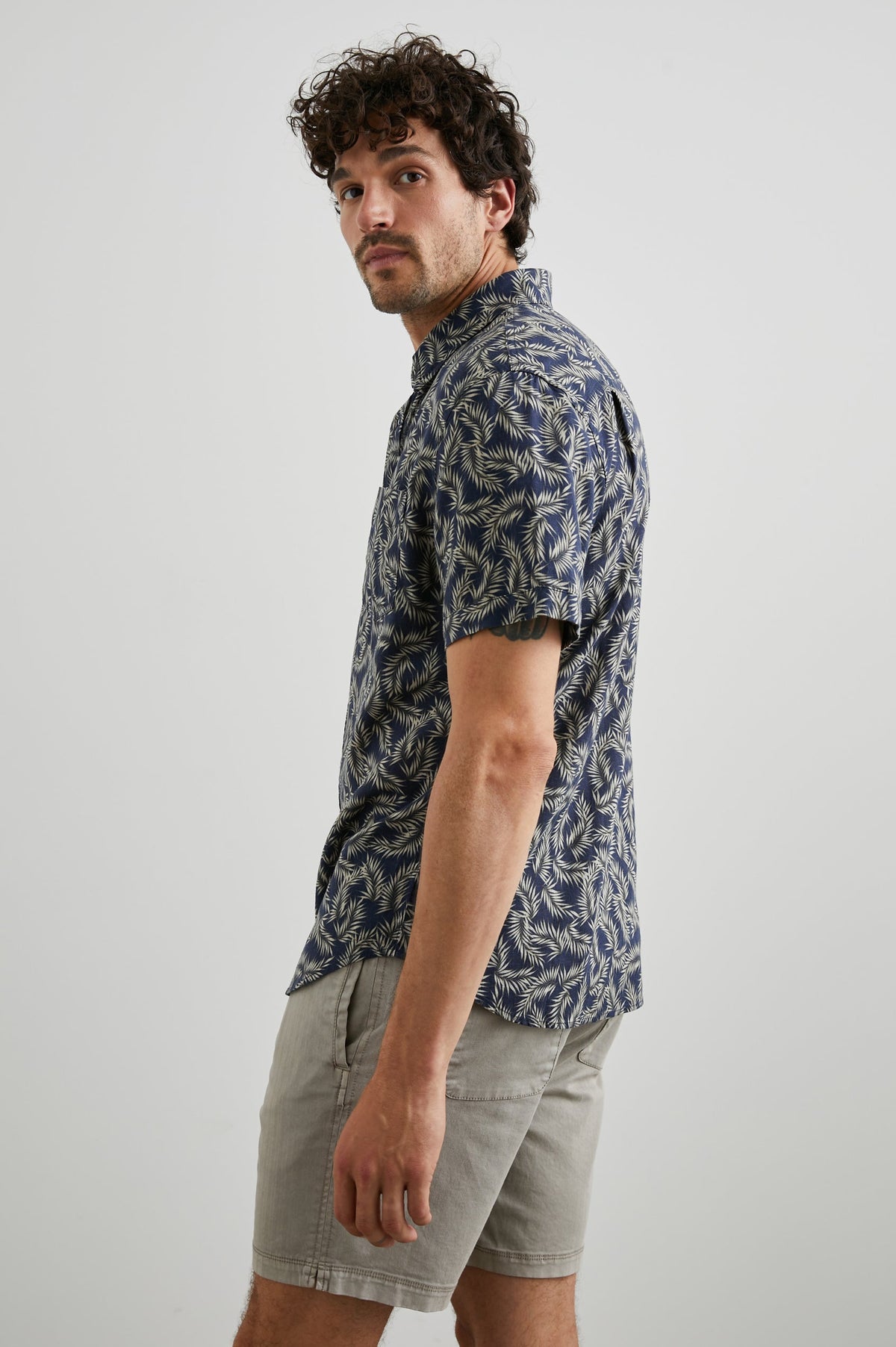 Rails Carson Shirt in Palm Americano Navy