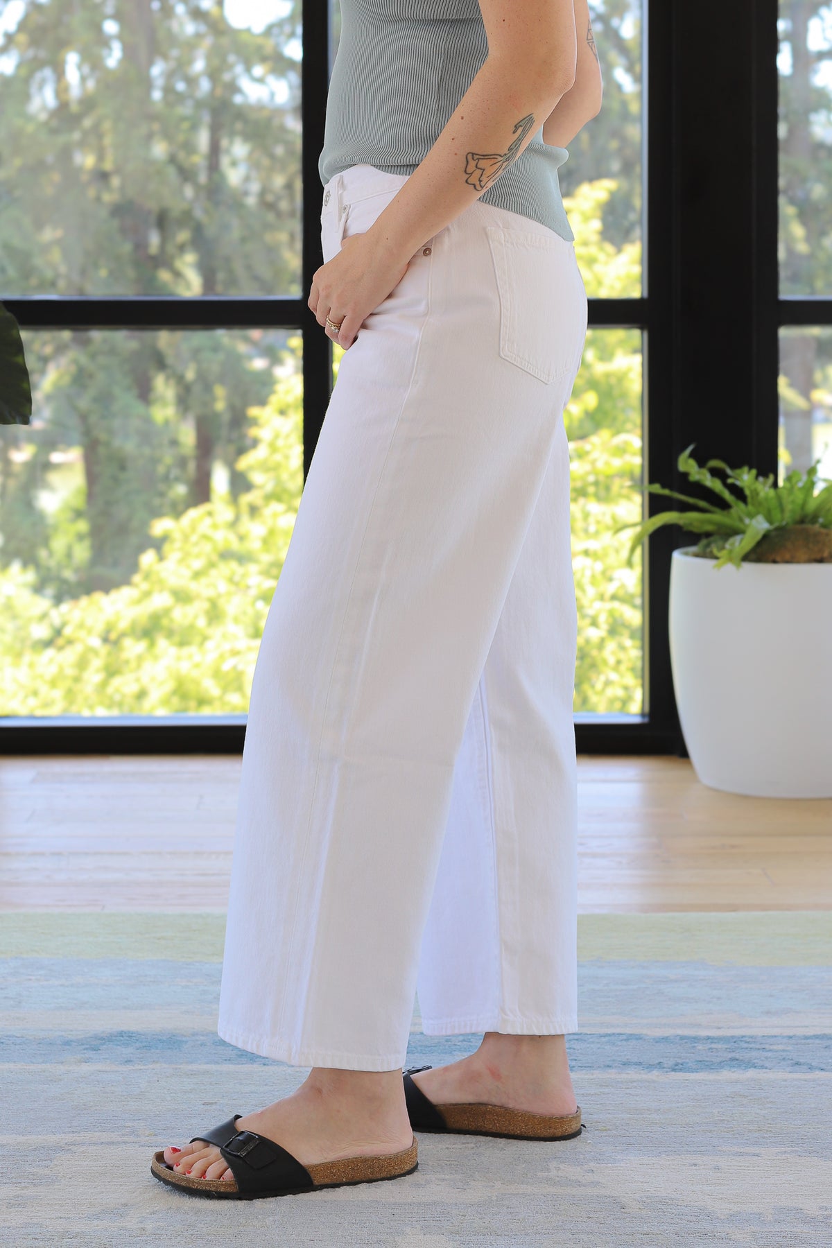 Citizens of Humanity Pina Low Rise Baggy Crop in Chalk