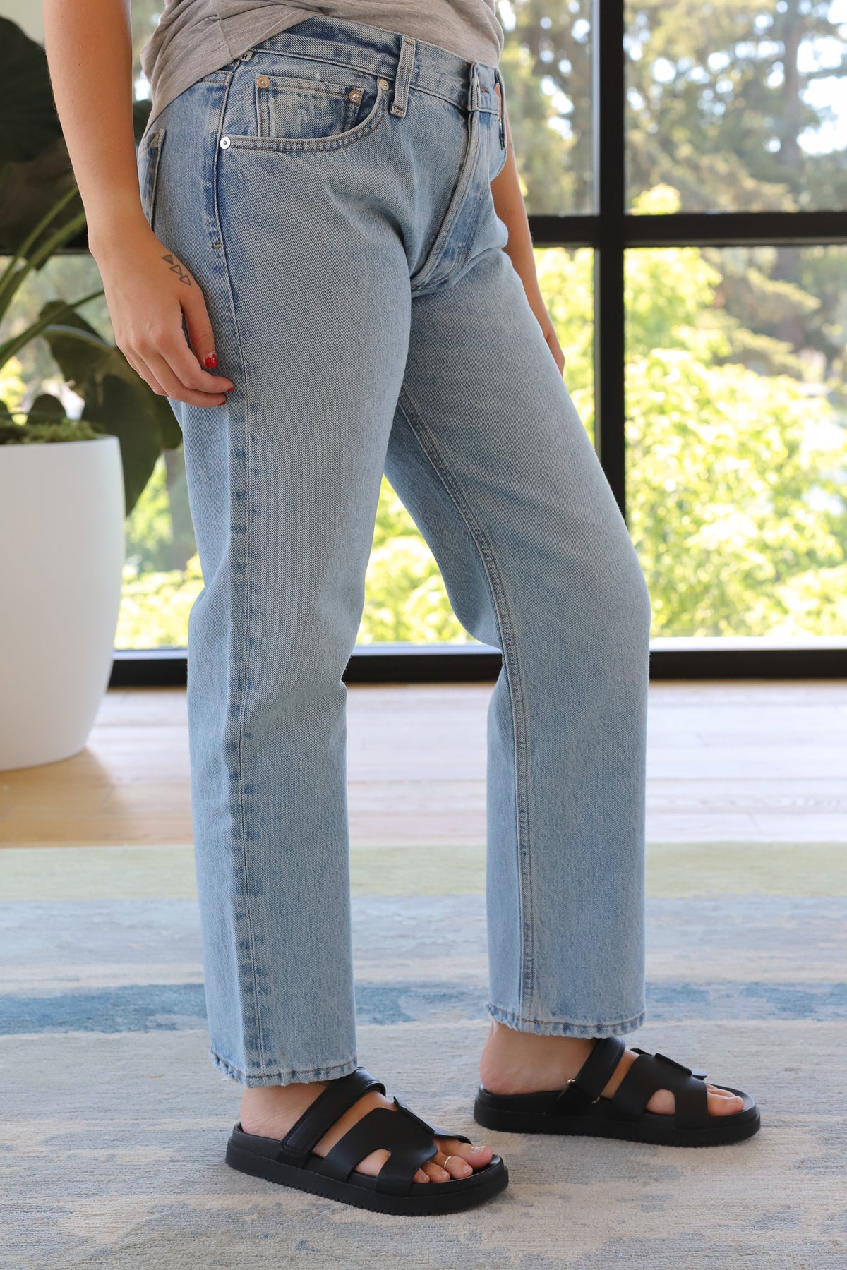 Citizens of Humanity Isla Low Rise Straight in Spector (Organic Cotton)