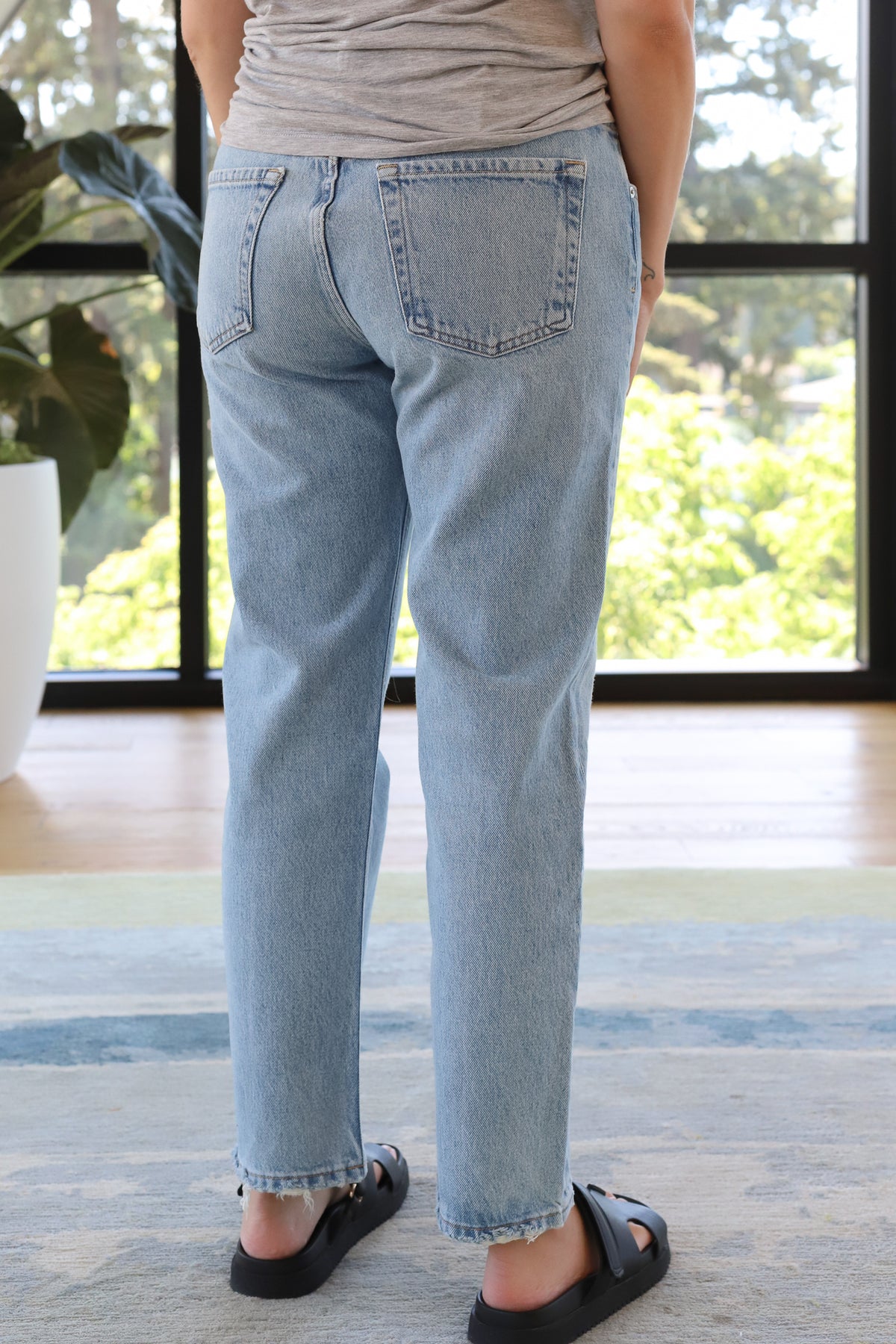 Citizens of Humanity Isla Low Rise Straight in Spector (Organic Cotton)