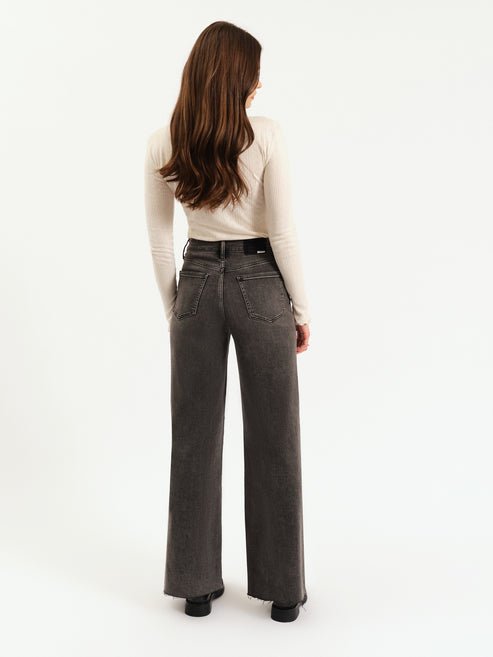 Daze Denim Far Out High Rise Wide Leg in Milky Way