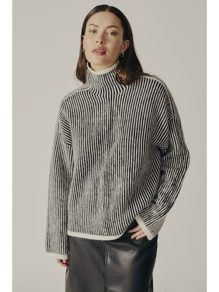 DELUC Genarium Turtleneck Sweater