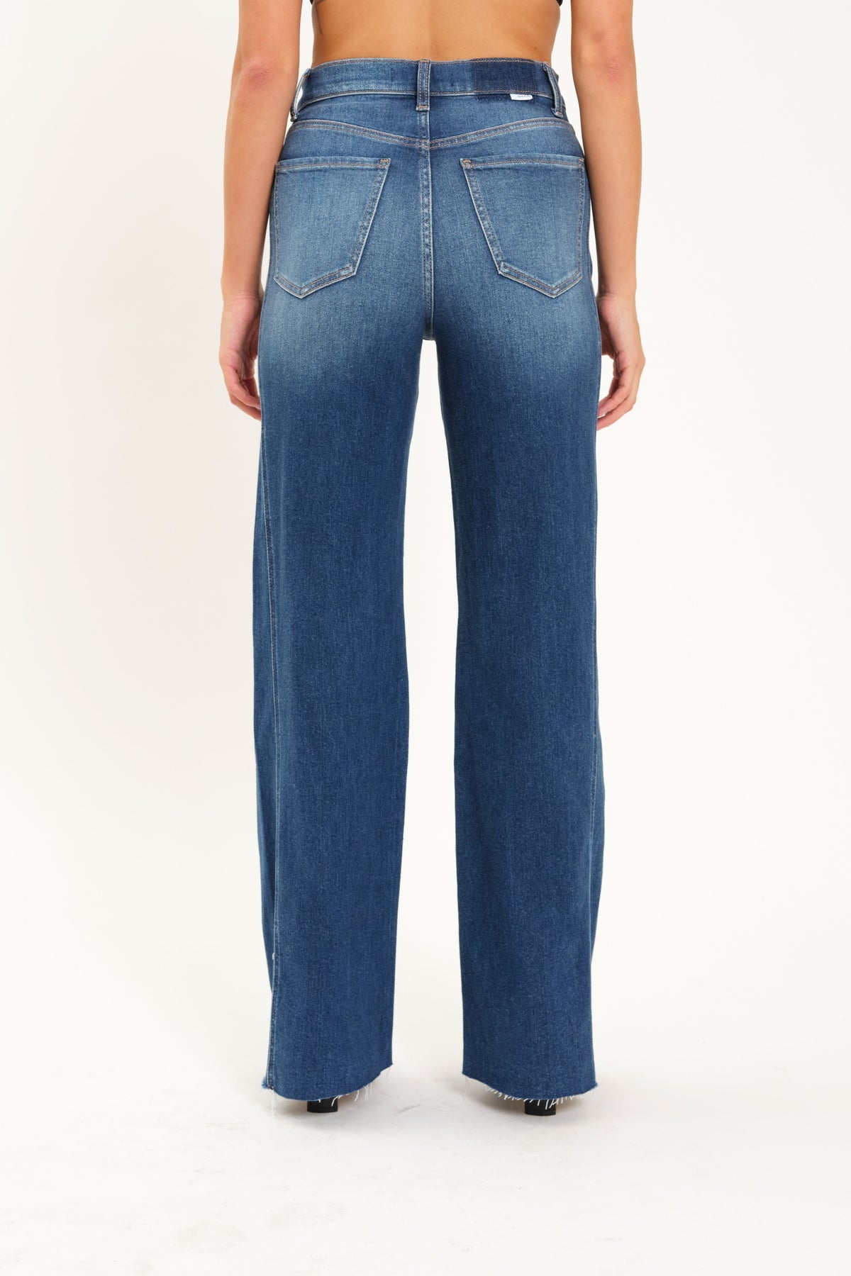 Daze Denim Far Out High Rise Wide Leg in Waterfall