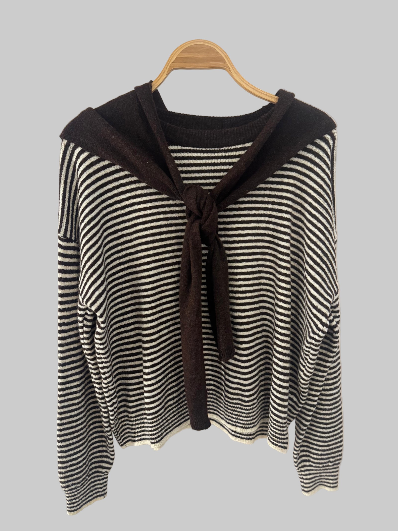 GOLDEN Trente Sweater with Removable Shawl Brown