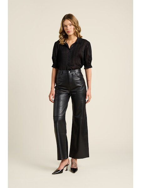 Birds of Paradis by Trovata Jess Blouse in Black