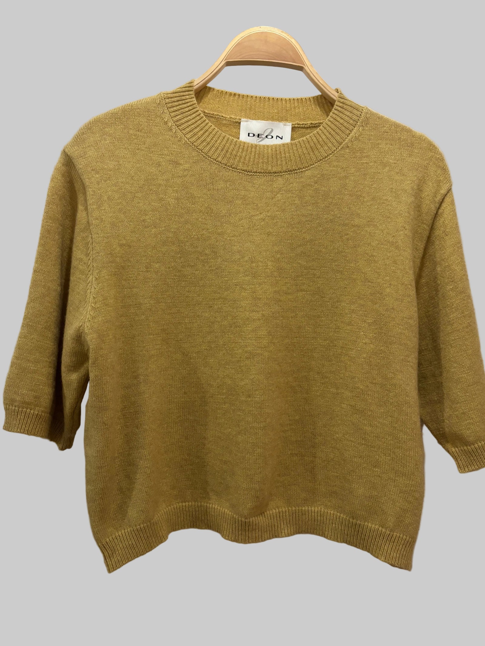DEON Sweater Tee