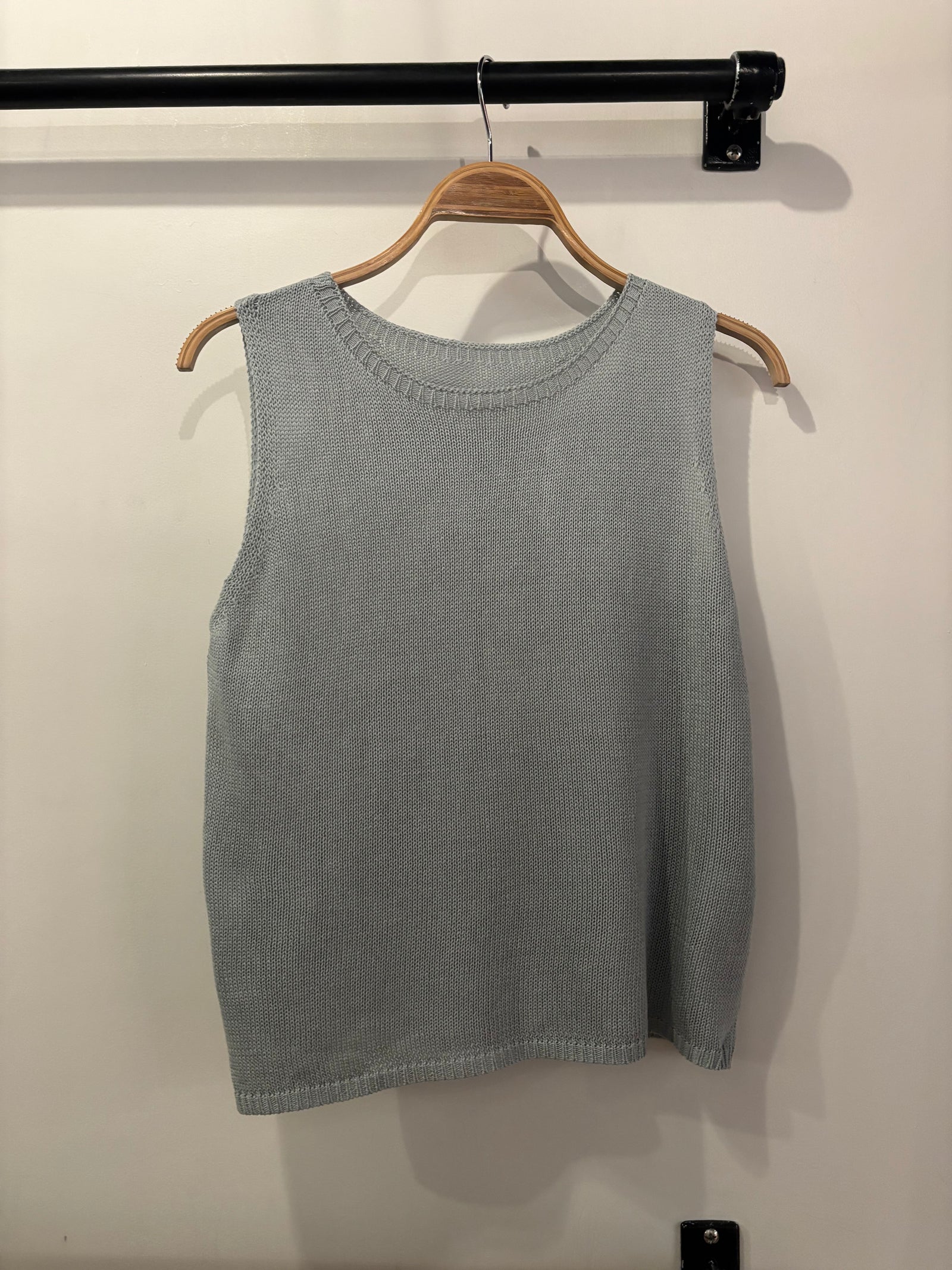 DEON Sleeveless Knit Tank