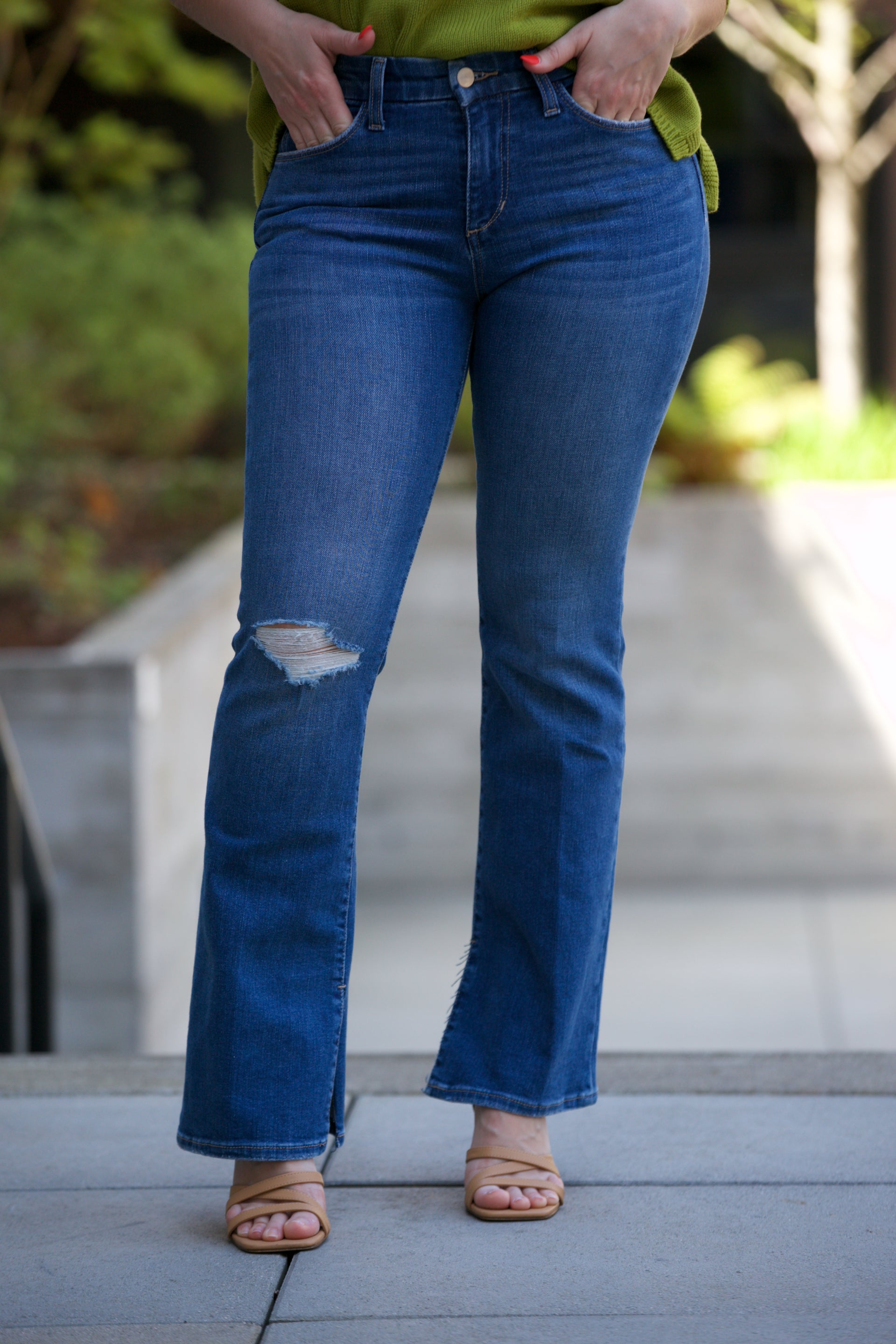 JOE'S JEANS The Provocateur Petite Bootcut in Far Out