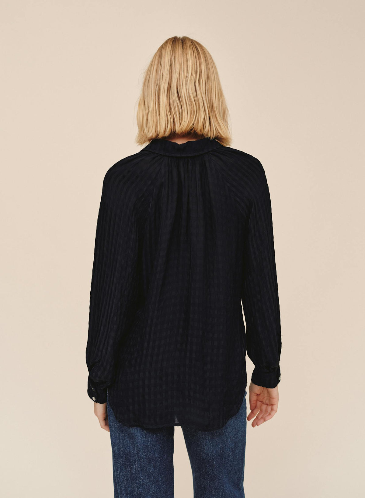 Bella Dahl Flowy Raglan Sleeve Shirt in Mocha