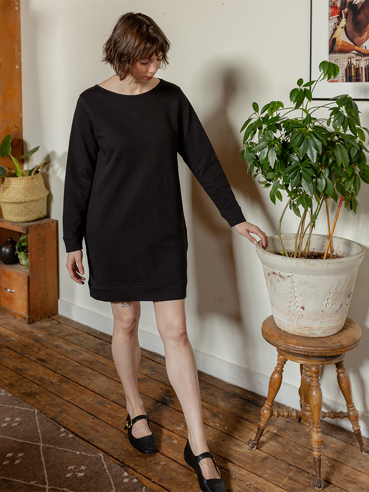 Mata Traders Sweatshirt Dress in Black Loop Knit