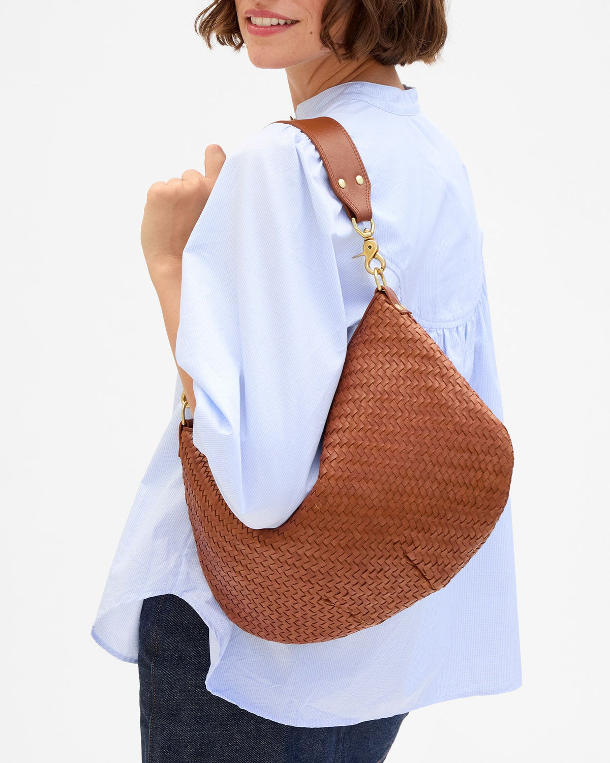Clare V. Moyen Messenger in Hazelnut