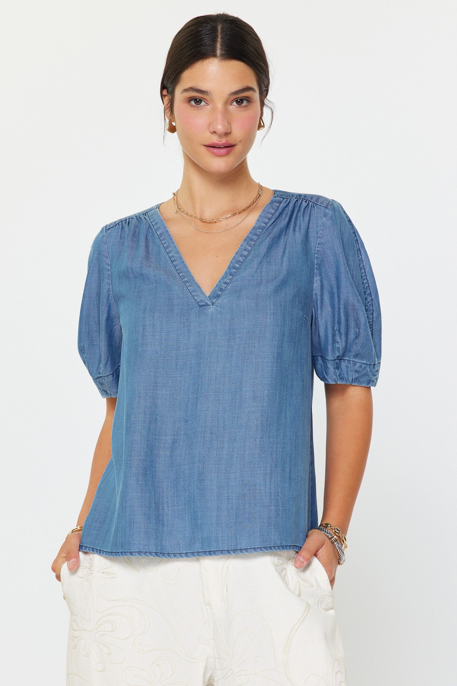 NYLAND Lula V-Neck Short Sleeve Blouse