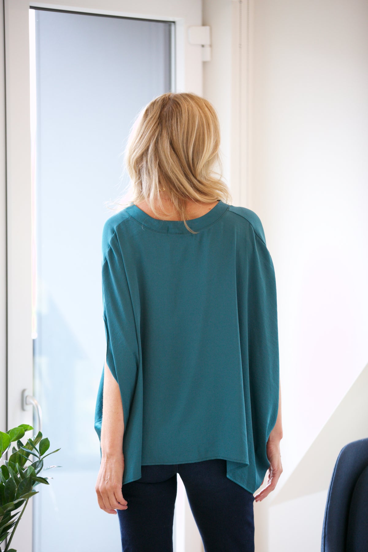 NYLAND Adelaide Double Notched Top