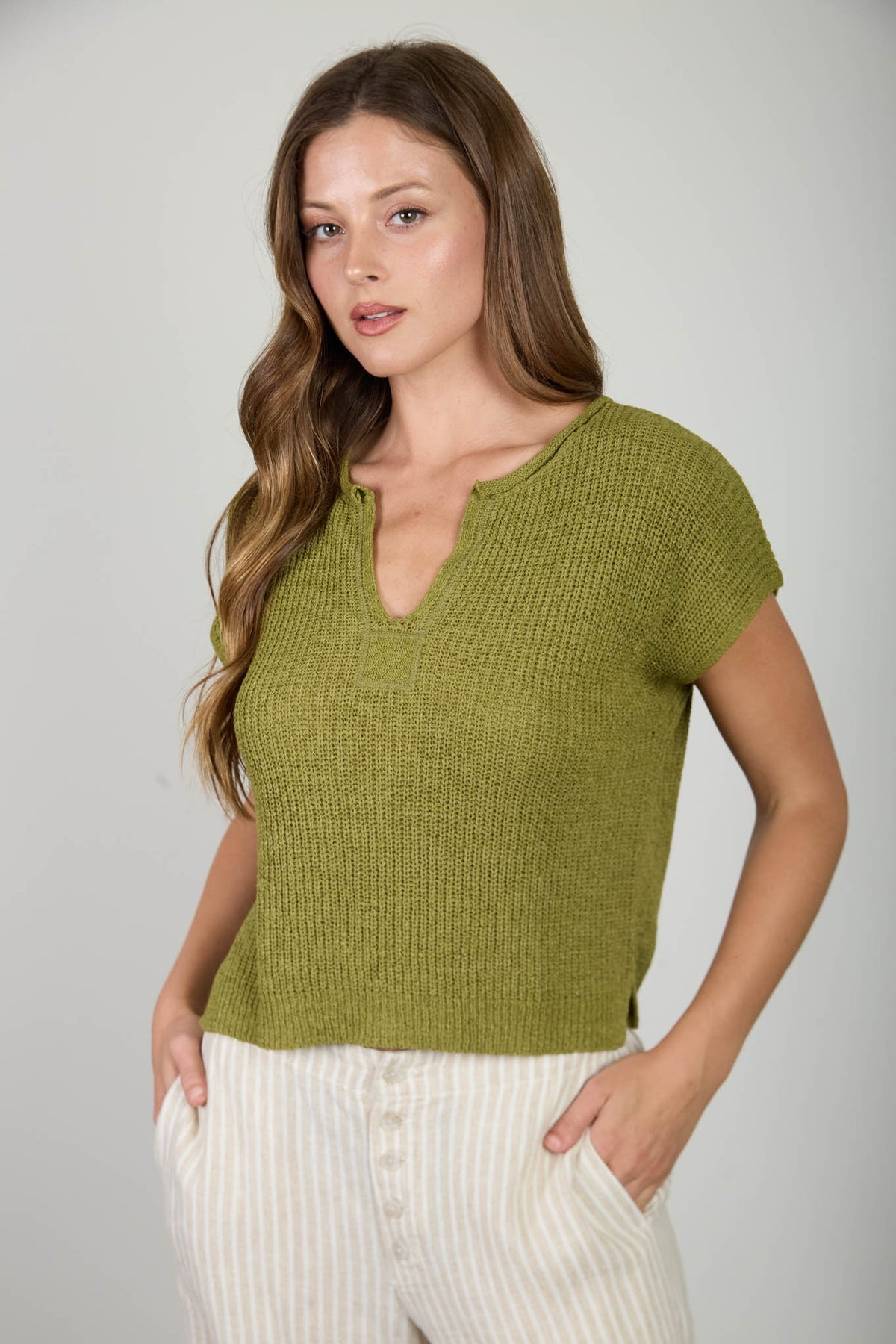 Nyland Kelly Split Neck Batwing Sleeveless Knit Sweater Kiwi
