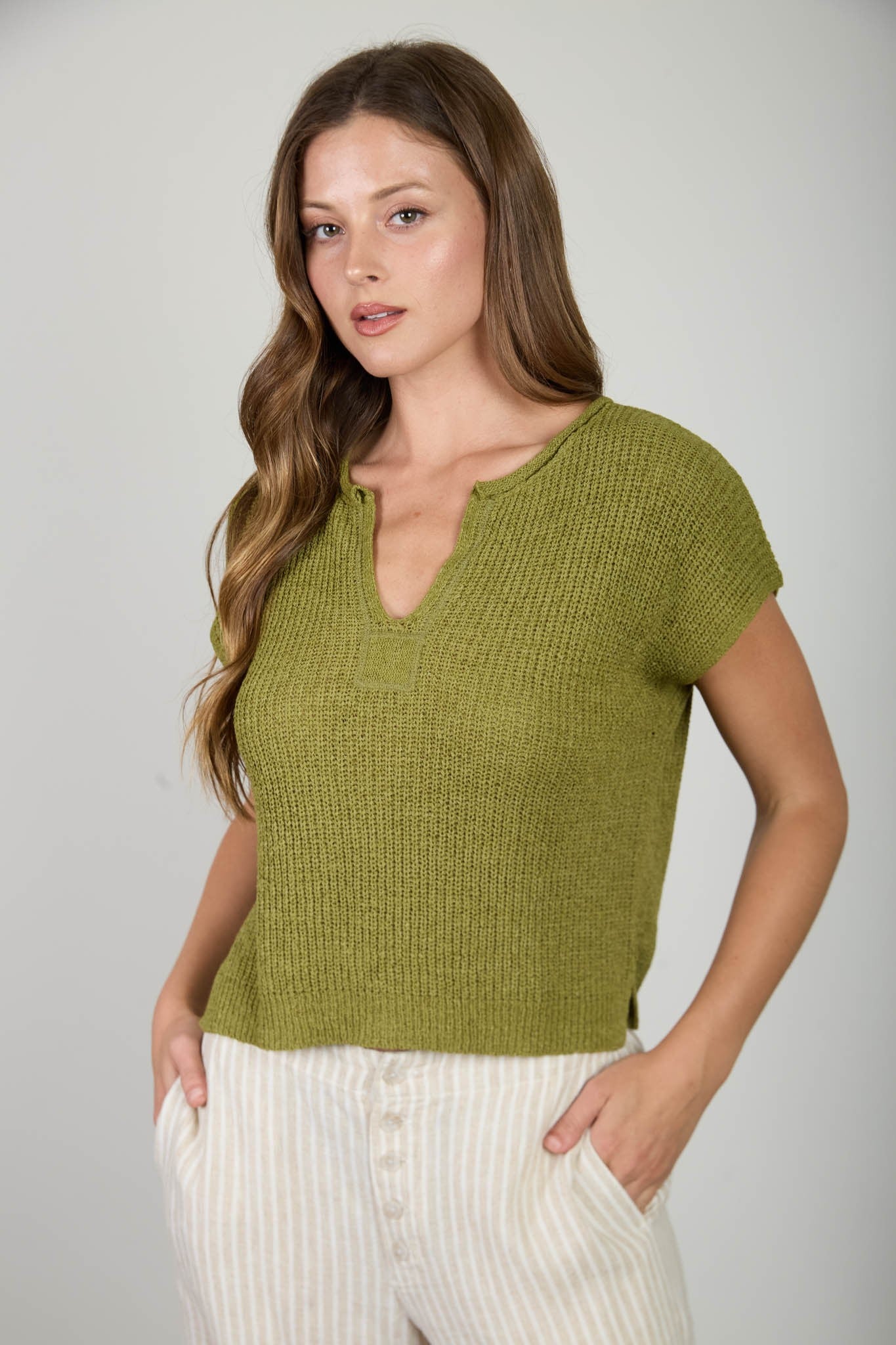 Nyland Kelly Split Neck Batwing Sleeveless Knit Sweater Brown