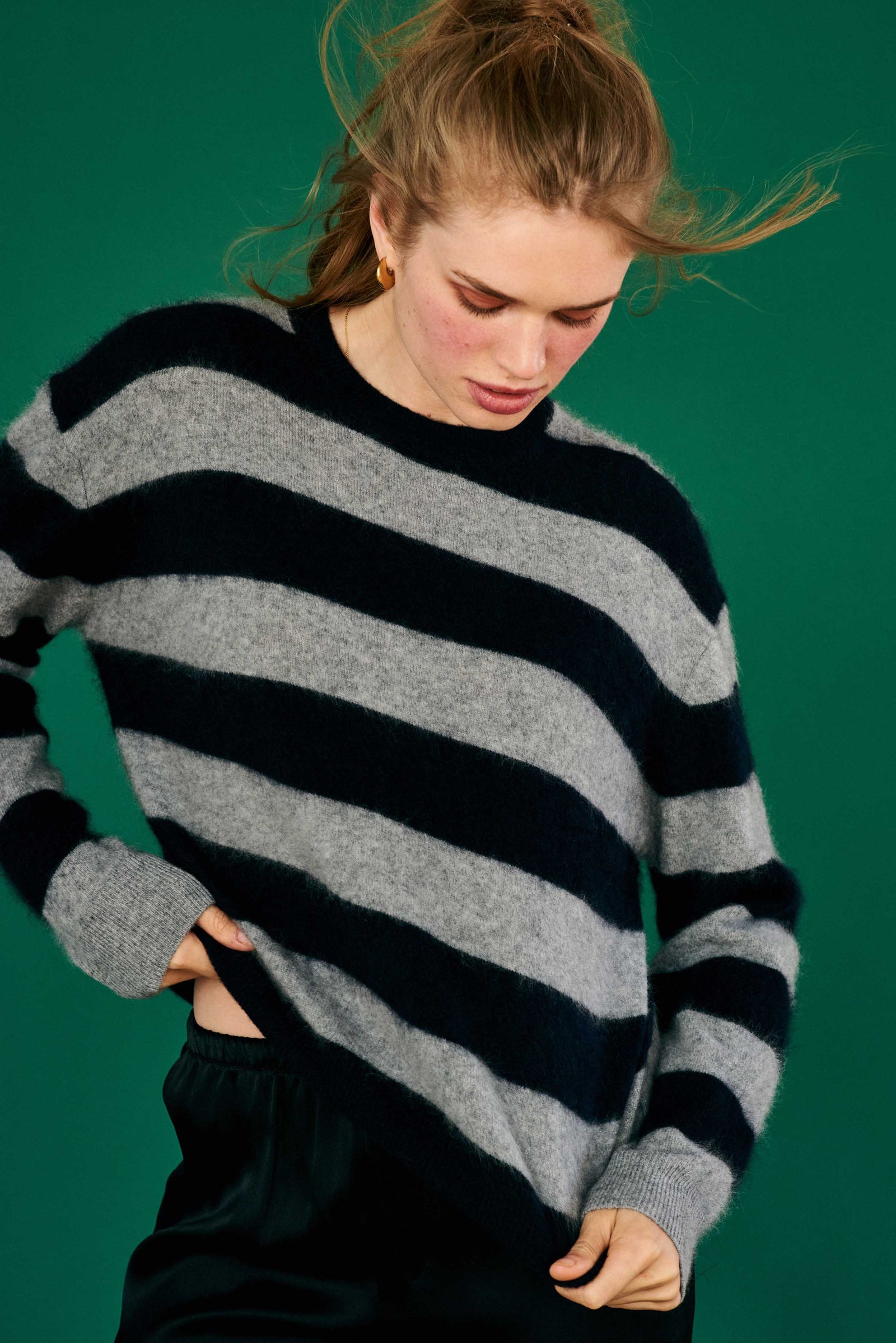 Jumper 1234 Brushed Stripe Crew in Black Cloudy