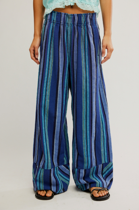 Free People Days End Linen Pull On in Navy Combo