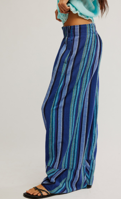 Free People Days End Linen Pull On in Navy Combo