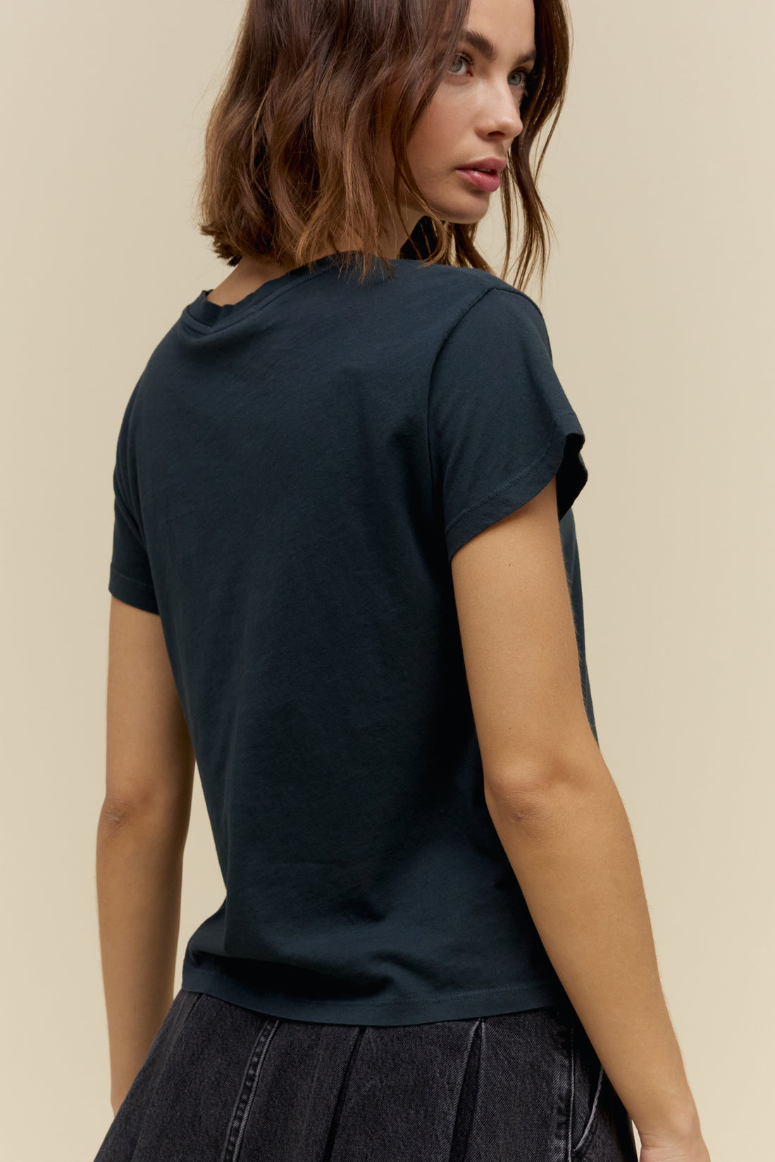 DAYDREAMER Solid Solo Tee